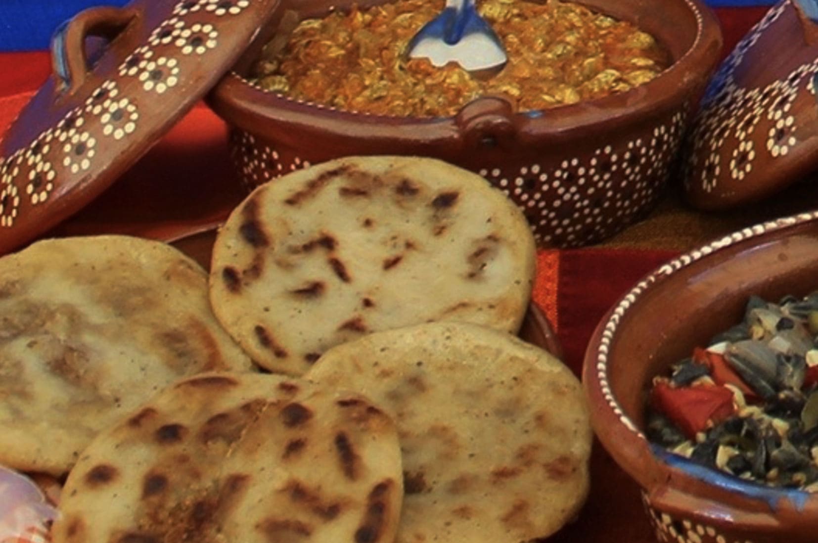 Bocoles de Frijol y Rajas